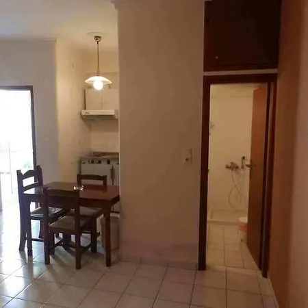 Alexandra Hotel 2*